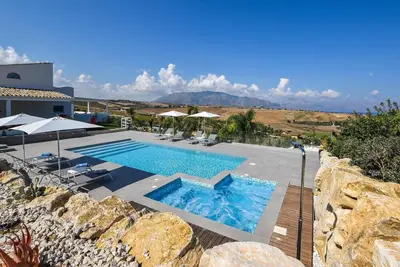 Image de Maison confortable à Partinico avec.