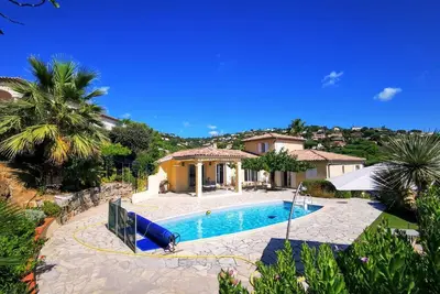 Image de Villa Au Calme Avec Piscine, Vue Mer A 400m De La Plage Des Elephants