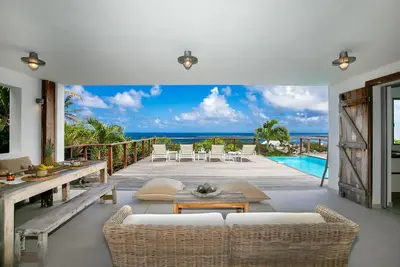 Image de Magnificent sea view from Orient Bay to Pinel Island, on 250 m2 ground floor!