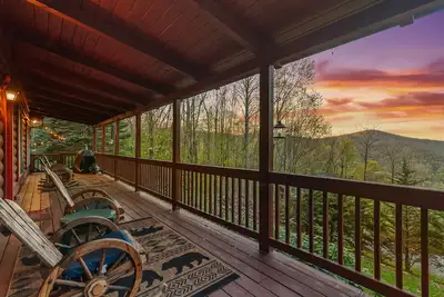 Image de Long Mtn. Views - Covered Porch - Rockers - Fire Pit - Gated - Clean - 5 Stars!