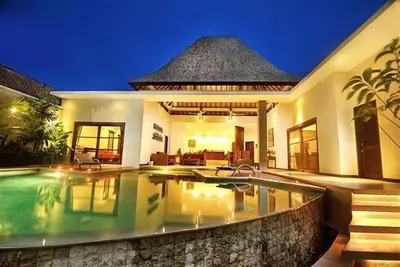 Image de Superbe villa d’architecte idéalement située en plein cœur de Seminyak