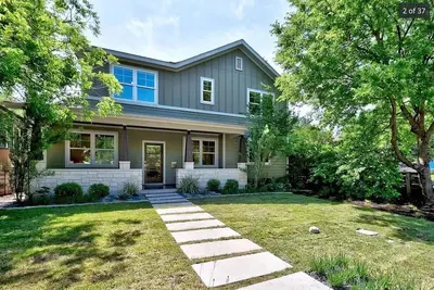 Image de Cute craftsman walking distance to Downtown, Lady Bird Lake, and Zilker park