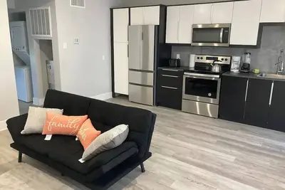 Image de **20% Off** Peaceful Uptown Dallas Apartment