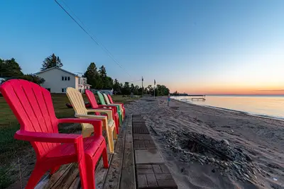 Image de Lakefront Beach House