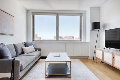 Image de Lovely Ues 2br w/ Gym, W/D & Doorman, near 6 train & Met, by Blueground