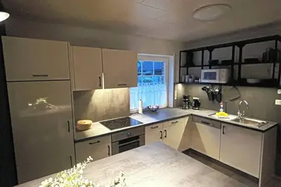 Image de Maison de vacances au bord du lac avec jardin et terrasse