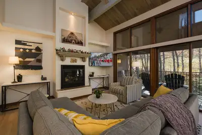 Image de Honey Bear Den (#786) | On Golf Course - Ac/Pool/Hot Tub - Near Ski