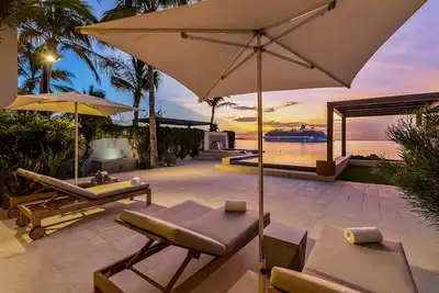 Image de 10% Off Luxury Beachfront Villa with Private Pool, Chef, and Butler