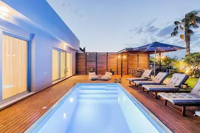 Image de Maison de vacances Ialysos pour 1 - 8 personnes avec 4 chambres Ă coucher - Maison de vacances