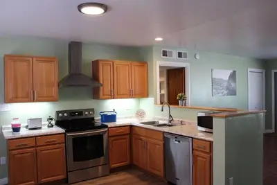 Image de Complete Renovated House with Best Internet (Wifi)