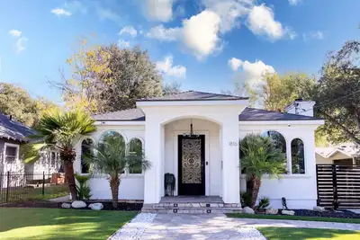 Image de Spacious, Well-Appointed, Lux/Modern Touches w/ Pool Table, Ping-Pong & Fire Pit