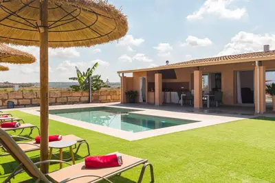 Image de Beautiful finca with pool and garden in Ariany.