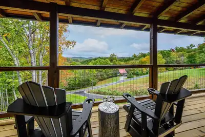 Image de ♥Spring Sale! ! ! ♥ Private Indoor Pool★3 King Suites ★Golden Tee ♥ Mtn Views♥