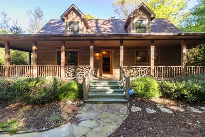 Image de Whispering Pines | A Peaceful Sanctuary in the Whispering Lake Community