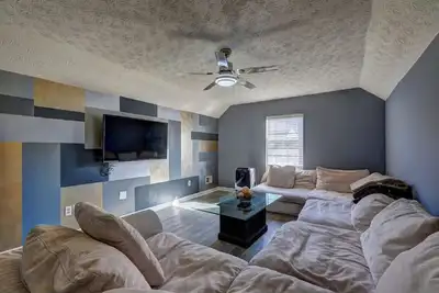 Image de Beautiful Bungalow 15min from the Airport! 3bdrms-3updated bath