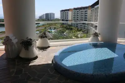 Image de Condo supérieur 4 chambres à Nuevo Vallarta! !