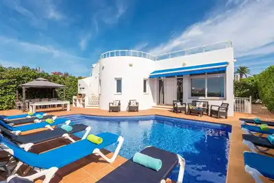 Villa La Joya by Villa Plus
