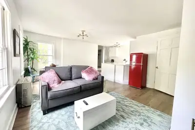 Image de Brunswick Downtown Sugar Cube next to Bowdoin