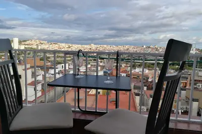 Image de Super Views Finestrelles Attic Entire Apartment