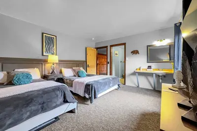 Timberline Lodge - Downtown Ellicottville - Room 201