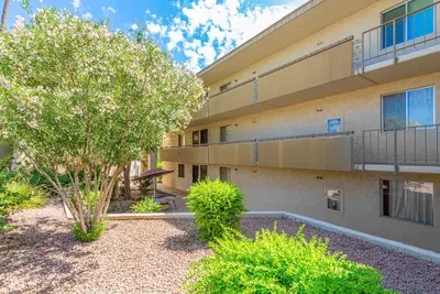 Image de One Bedroom Condo Close to All the Action