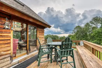 Image de Secluded Cabin w/ Private Hot Tub, Pond, Fire Pit, Free WiFi, Close to Skiing