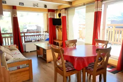 Joli studio avec grand balcon Sud