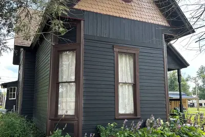 Image de Quaint century-old home just minutes from Turkey Run & Shades State Park w Sauna