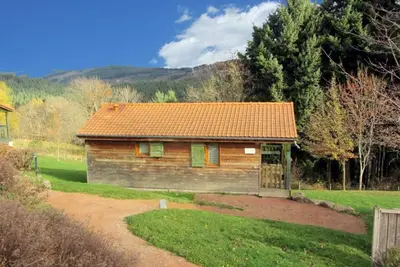 Image de Chalet chaleureux avec terrasse privée et animaux acceptés