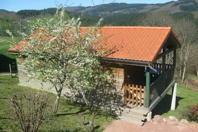 Image de Chalet au cœur des Monts de la Madeleine avec terrasse et animaux acceptés
