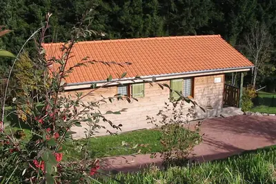 Image de Chalet accueillant avec terrasse et 2 chambres dans les Monts de la Madeleine