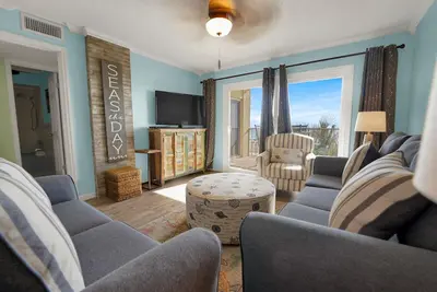 Image de 2bd/2ba Condo Ocean views from every room walk in shower Free Beach Chairs