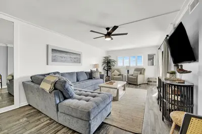 Image de Luxury Beach Front Newly Renovated Spacious Condo 3 Br 2 Ba Deluxe Shoreline