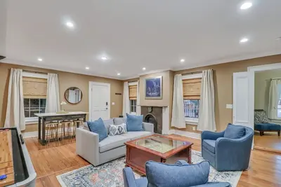 Image de Spacious Garden Apartment w/ Courtyard Access Near Forsyth by Lucky Savannah