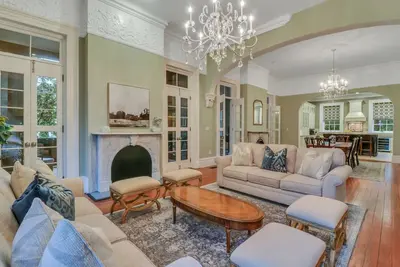 Image de Grand 3-Story c. 1871 Home with Chef's Kitchen & Parking by Lucky Savannah
