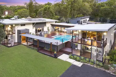 Image de Immerse and relax in this resort style facility surrounded by beautiful art.