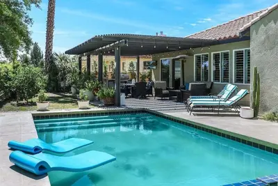 Image de Indian Palms Vacation Rental – Private Pool, Spa, Game Room, Fire Pit & Bbq Near Polo Grounds