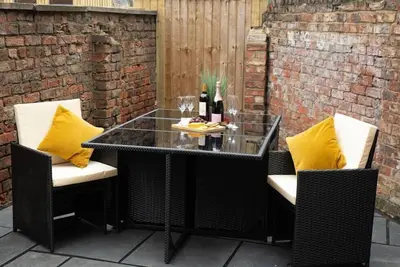Escape 2 Unwind At The Parade, Accommodates 10