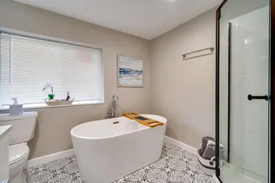 Image de Lovely 2Bed\\2 Bath\\Full Kitchen and Soak Tub