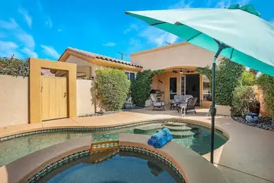 Image de Casa Navarro --Villa w/ Pool! 5 minute walk to Old Town! !