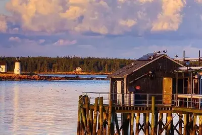 Image de Lobster Cottage on the Harbor  W/Lighthouse and Waterviews.