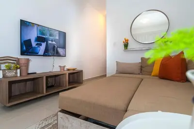 Image de A Home in the middle of the City