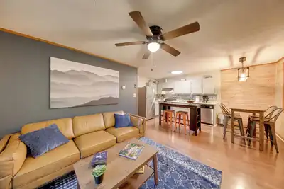 Image de Pet-Friendly Ellijay Cabin in the Woods on 1 Acre!