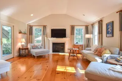 Image de 1 Mile from Downtown Chatham Walk to Pier