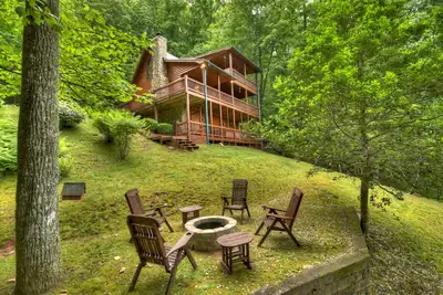 Image de Dream Catcher Cabin: Treehouse, Hot Tub, Mtn Views