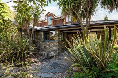 Image de Alpine Lodge - Botanical Oasis