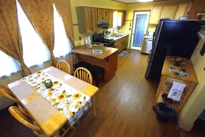 Image de Entire House In-Town by Dells & Devils Lake: Rößler Gartenhaus