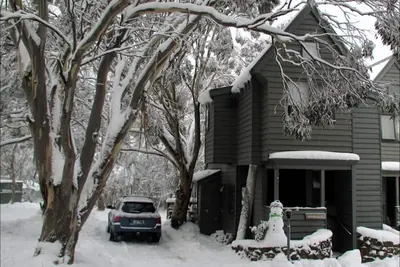 Image de Wallace's-Chalet