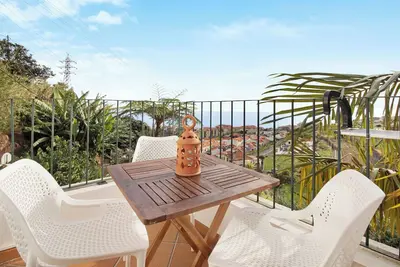 Image de Grenier dans la \"Casa Amarela\" avec vue sur la mer et les montagnes, Wi-Fi, jardin et parking