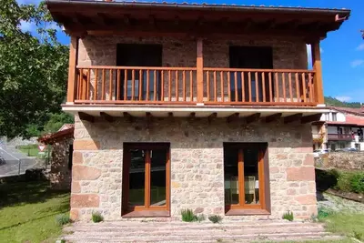 Image de Alojamiento Rural \" El Nogal De Hualle \"